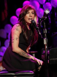 cc7001158323109 Christina Perri   Twilight Saga Concert Tour in Chicago (Nov. 8)   20 HQ high resolution candids